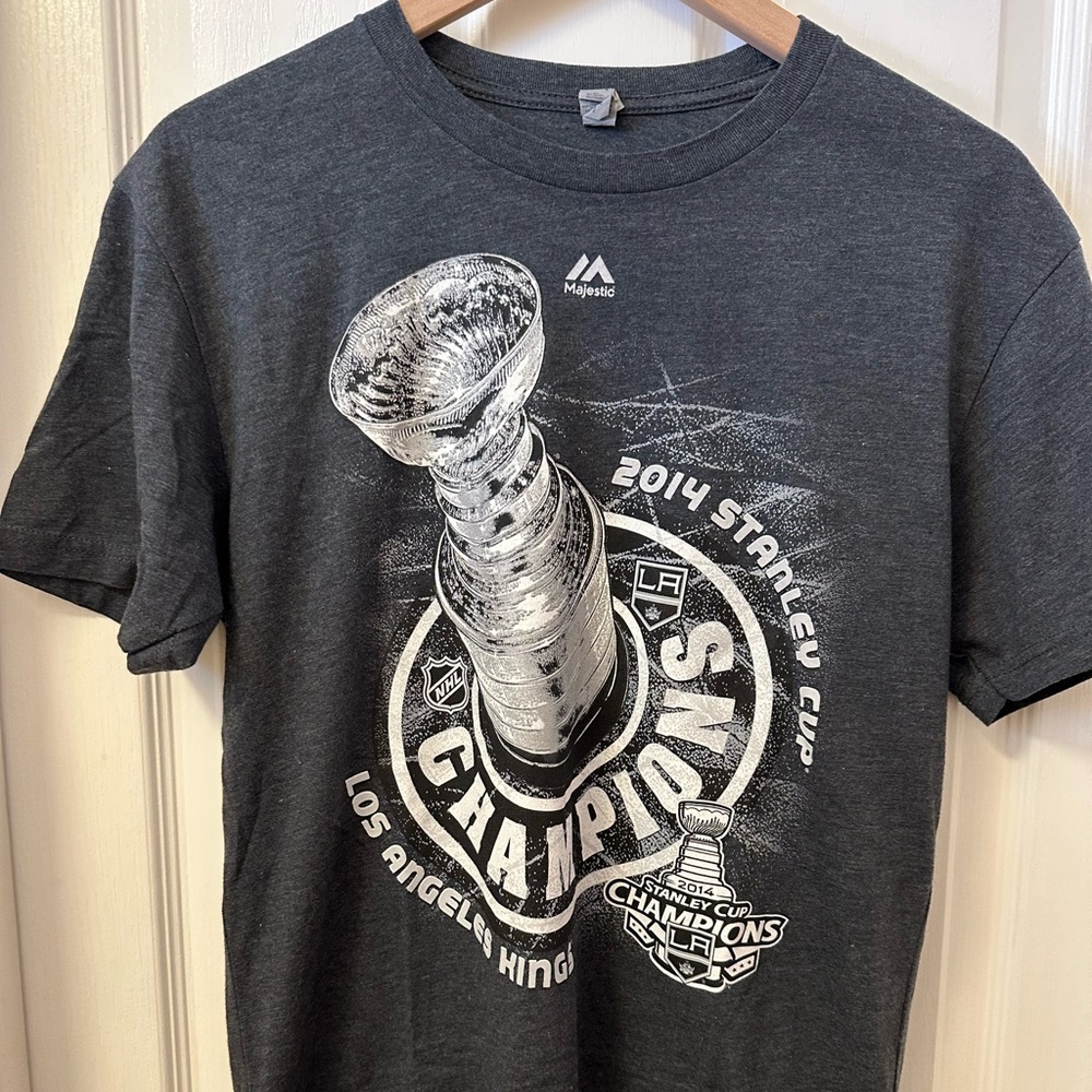 Majestic NHL Los Angeles Kings 2014 Stanley Cup Champions t-shirt